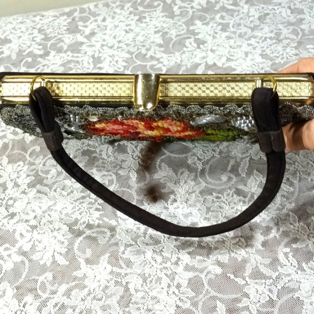 Antique Cute Lady's Handbag Embroidered Floral Beautiful Black and Silver Bag. - Picture 11 of 15